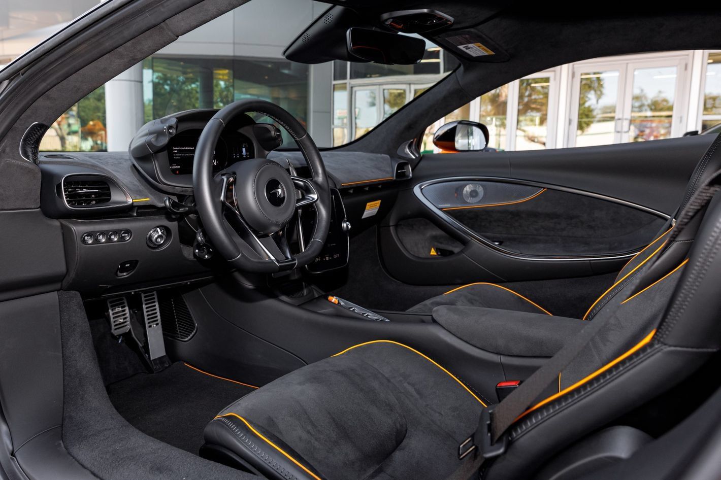 Used 2025 McLaren Artura RWD image 51