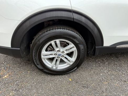 Used 2023 Ford Explorer XLT w/ Equipment Group 202A image 26