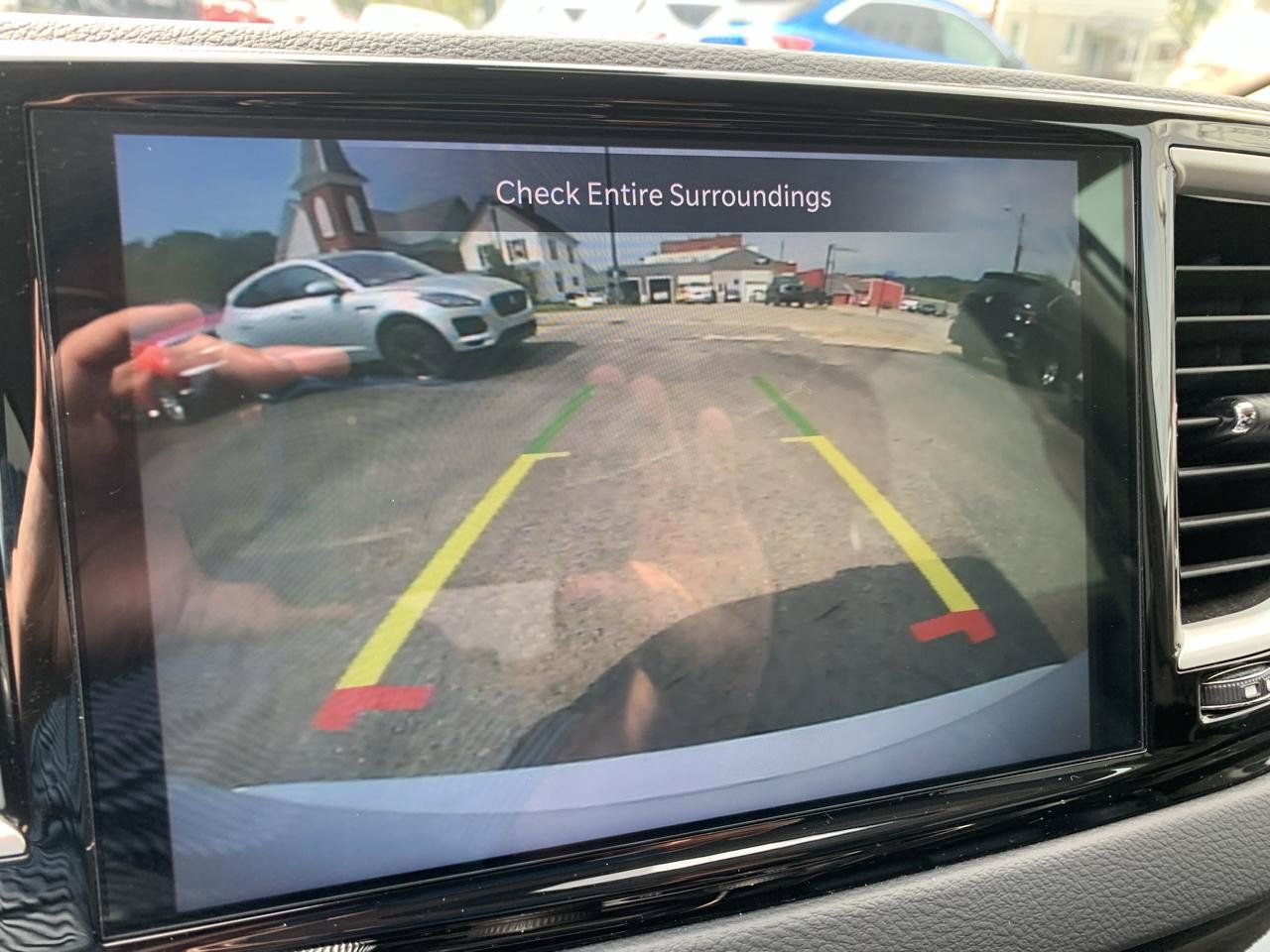 Used 2023 Chrysler Pacifica Touring-L FWD image 17