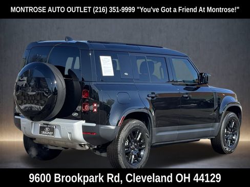 Used 2023 Land Rover Defender 110 SE image 4