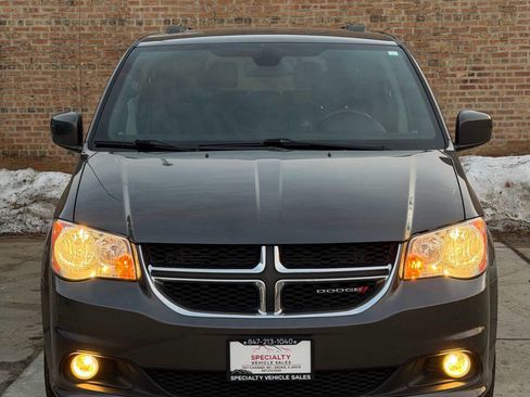 Used 2019 Dodge Grand Caravan SXT image 10