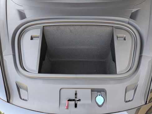 New 2025 Porsche Taycan GTS image 27