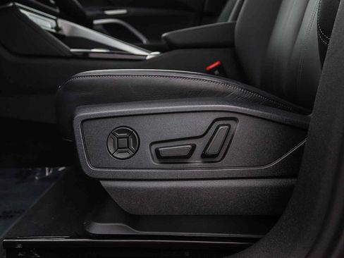 Used 2025 Audi Q5 Premium w/ Convenience Package AWD/4WD image 25