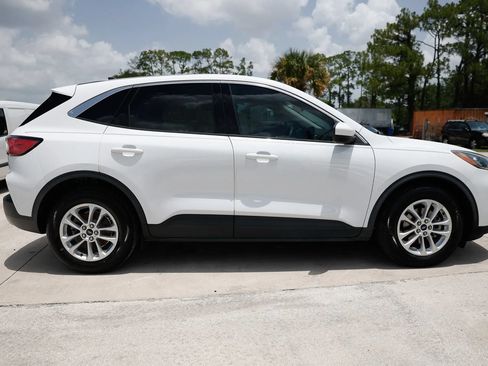 Used 2020 Ford Escape SE FWD image 8