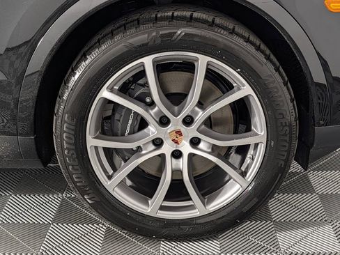New 2026 Porsche Cayenne image 14