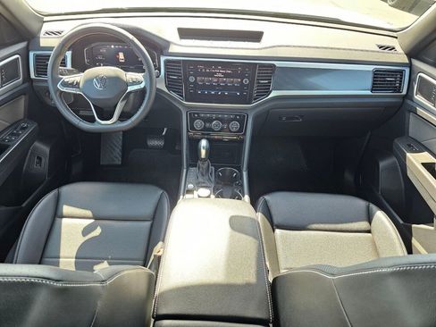 Certified 2023 Volkswagen Atlas Cross Sport SEL image 9