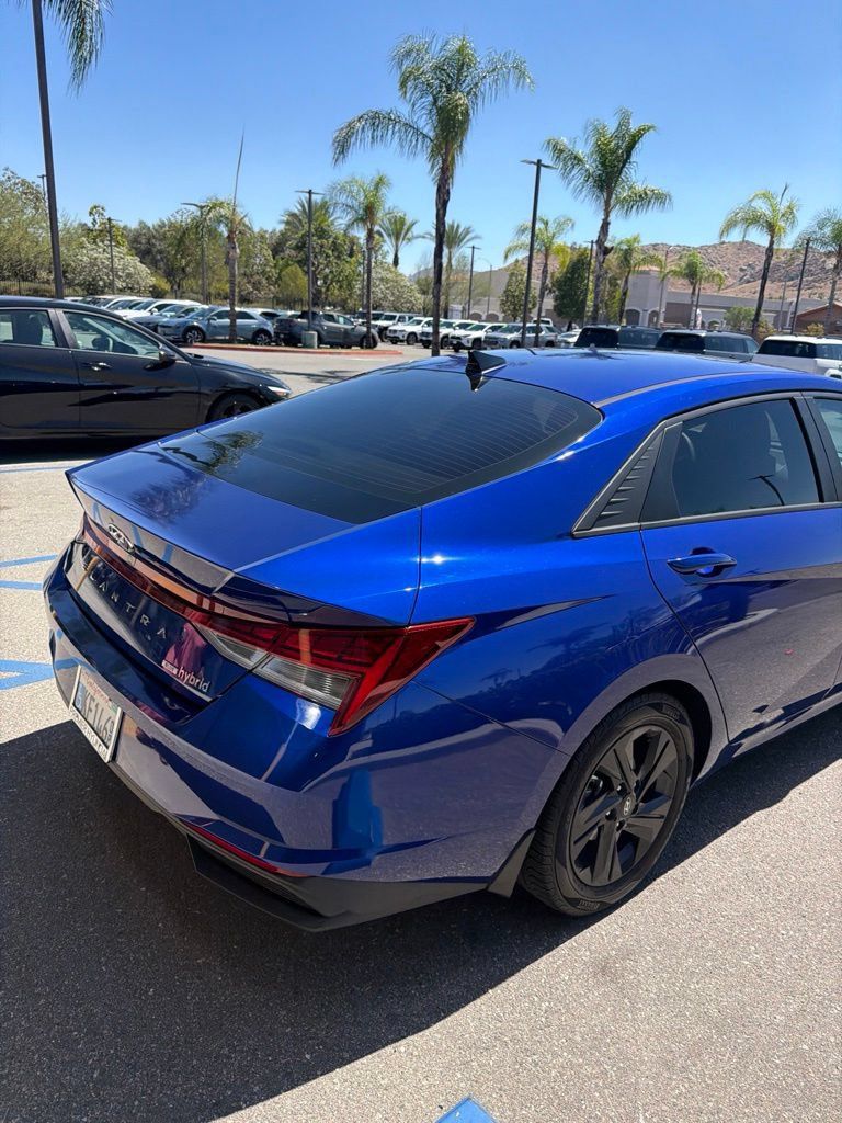 Certified 2023 Hyundai Elantra Blue FWD image 29