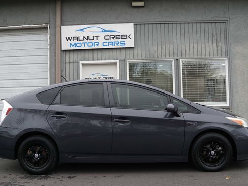 Used 2015 Toyota Prius Two image 24