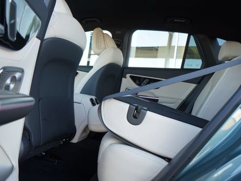 Used 2026 Mercedes-Benz GLC 300 image 28