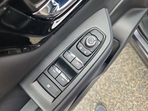 Used 2025 Subaru Forester Limited image 12