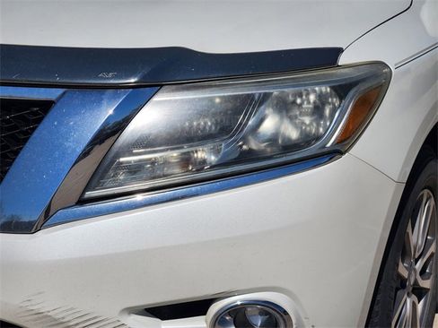 Used 2015 Nissan Pathfinder SV image 9