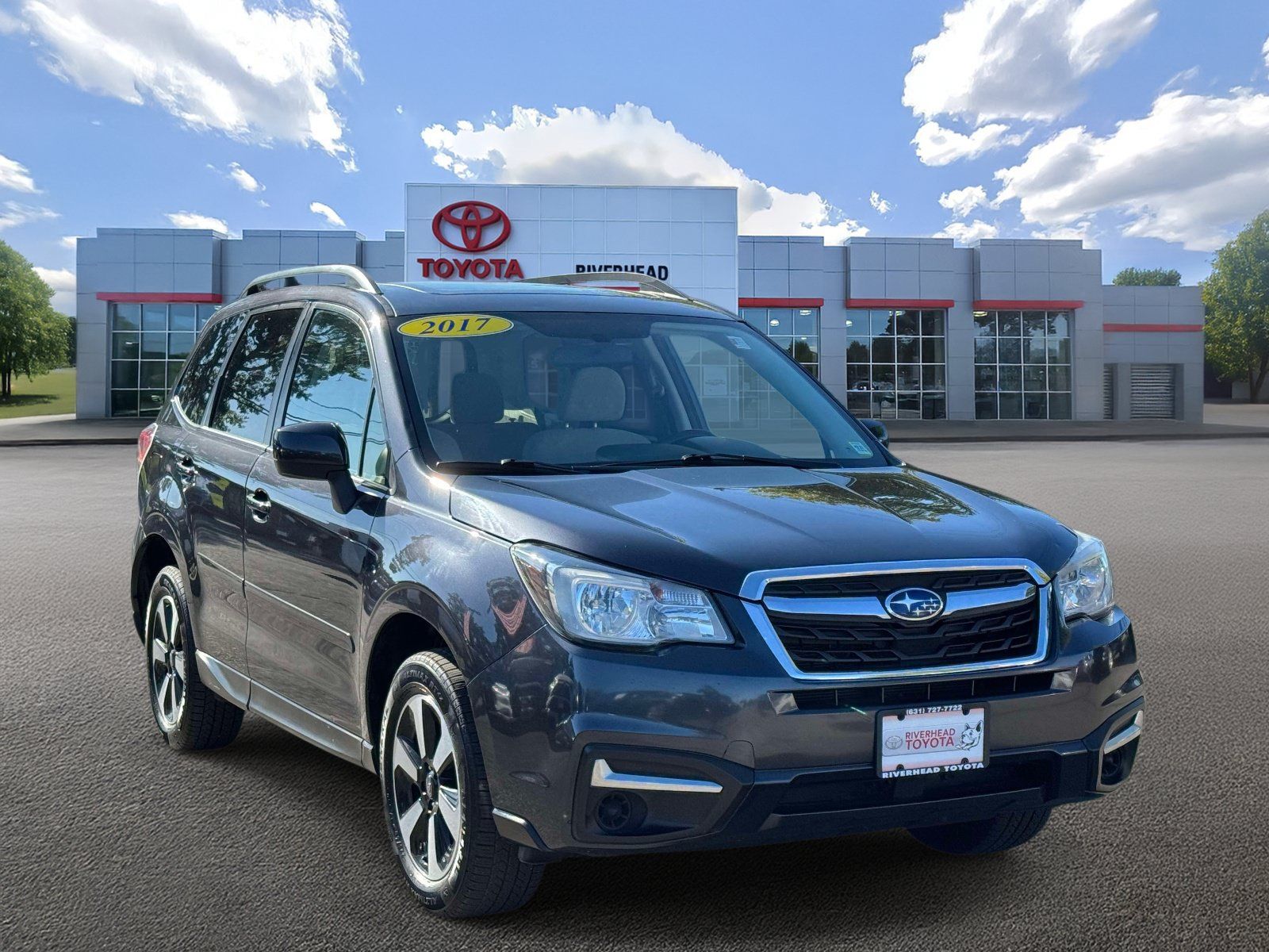 Used 2017 Subaru Forester 2.5i Premium w/ All-Weather Package AWD/4WD image 2
