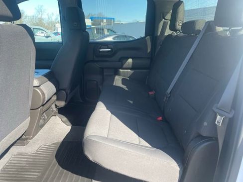 Used 2019 Chevrolet Silverado 1500 Custom w/ Custom Value Package image 22