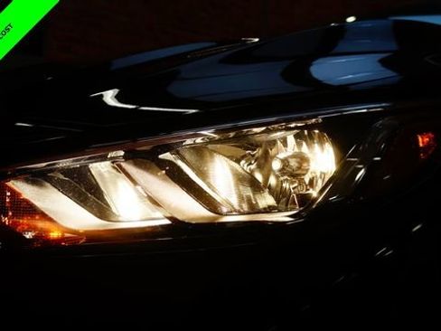 Certified 2021 Nissan Sentra SV w/ SV Premium Package FWD image 62