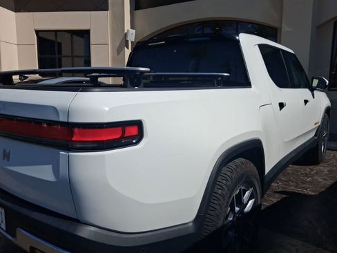 Used 2022 Rivian R1T Adventure AWD/4WD image 3