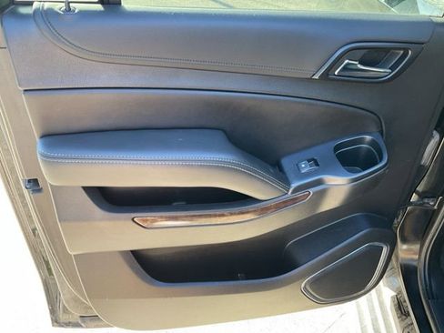 Used 2019 Chevrolet Suburban LT image 28