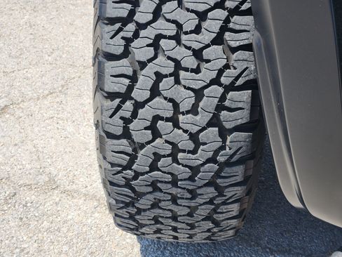 Used 2025 Ford F150 Raptor AWD/4WD image 11