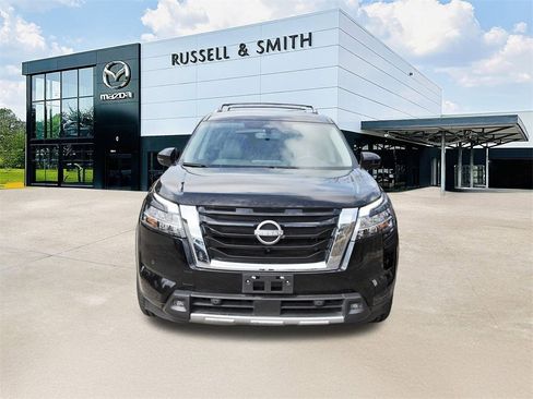 Used 2023 Nissan Pathfinder SL image 2
