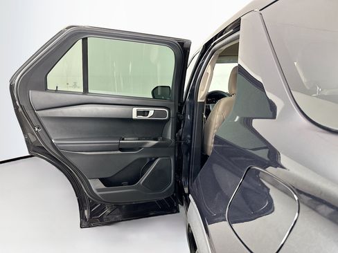 Used 2022 Ford Explorer 4WD image 25