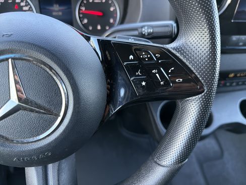 Used 2025 Mercedes-Benz Sprinter 2500 image 20