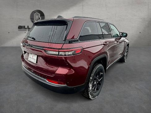 New 2026 Jeep Grand Cherokee Laredo image 5