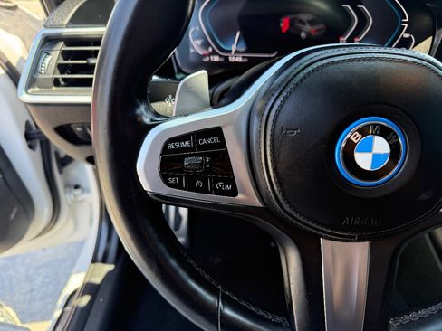 Used 2022 BMW 330e w/ M Sport Package RWD image 23