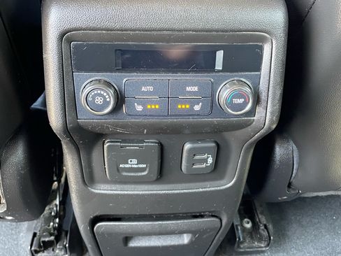 Used 2019 GMC Acadia Denali w/ Technology Package FWD image 6
