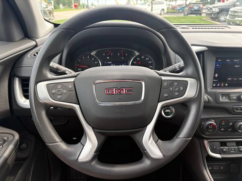 Used 2024 GMC Terrain SLE w/ Driver Convenience Package FWD image 10