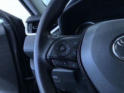 Used 2022 Toyota RAV4 XLE image 18