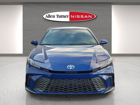 Used 2026 Toyota Camry SE FWD image 4