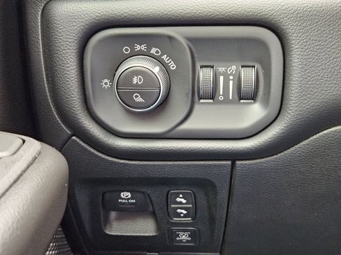 New 2026 RAM 1500 4x4 Crew Cab image 24