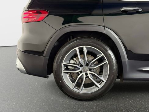 Used 2026 Mercedes-Benz GLB 35 AMG 4MATIC image 17