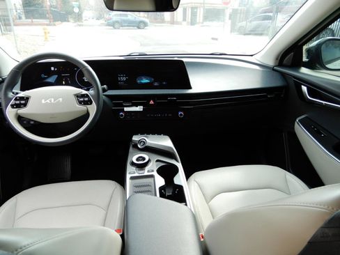 Used 2023 Kia EV6 Wind w/ Wind Technology Package image 18