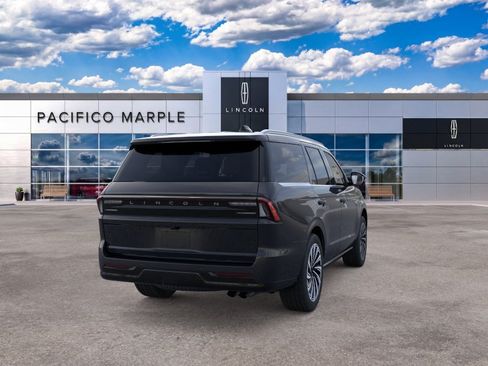 New 2026 Lincoln Navigator Black Label AWD/4WD image 8