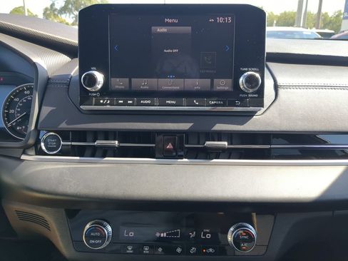 Used 2024 Mitsubishi Outlander ES FWD image 19