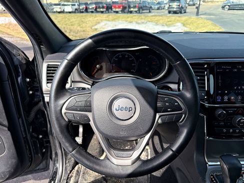 Used 2019 Jeep Grand Cherokee Limited w/ Luxury Group II image 11