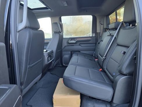 New 2025 GMC Sierra 2500 Denali w/ Denali Reserve Package image 16