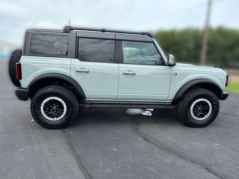 Used 2023 Ford Bronco Outer Banks w/ Sasquatch Package AWD/4WD image 6