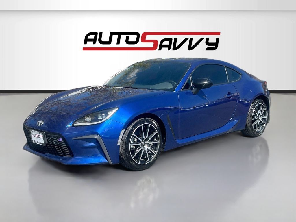 Used 2022 Toyota GR86 RWD image 3