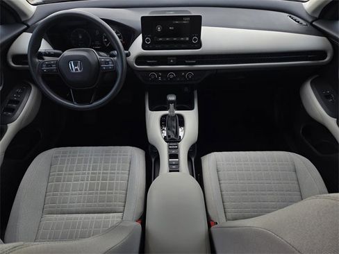 Used 2023 Honda HR-V LX image 16