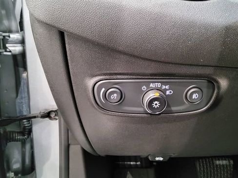 Used 2024 Chevrolet Equinox Premier AWD/4WD image 22