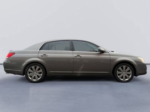 Used 2006 Toyota Avalon Touring image 2