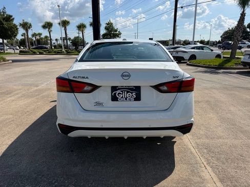 Used 2024 Nissan Altima 2.5 SV FWD image 4