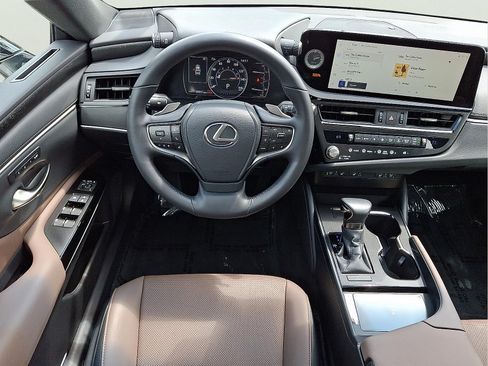 Used 2024 Lexus ES 350 w/ Premium Package FWD image 10