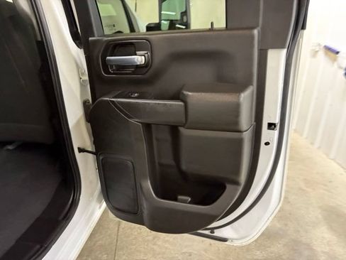 Used 2022 Chevrolet Silverado 2500 Custom w/ Custom Value Package AWD/4WD image 17