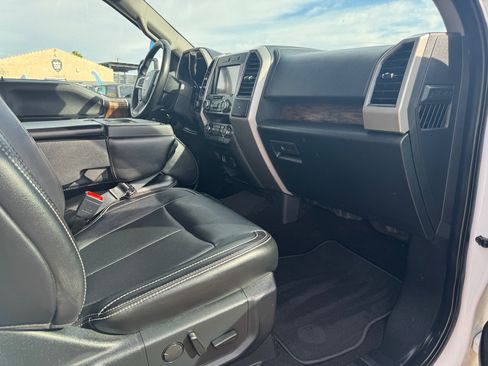 Used 2019 Ford F150 Lariat image 29