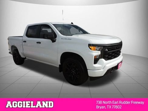 Used 2026 Chevrolet Silverado 1500 Custom RWD image 3