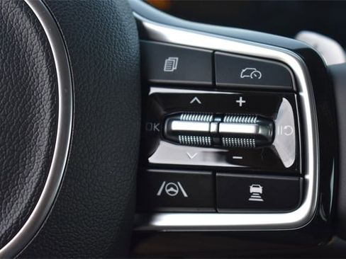 New 2026 Kia Carnival EX image 29