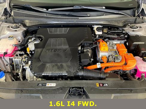 Certified 2022 Hyundai Elantra Limited w/ Preferred Accessory Package FWD image 29