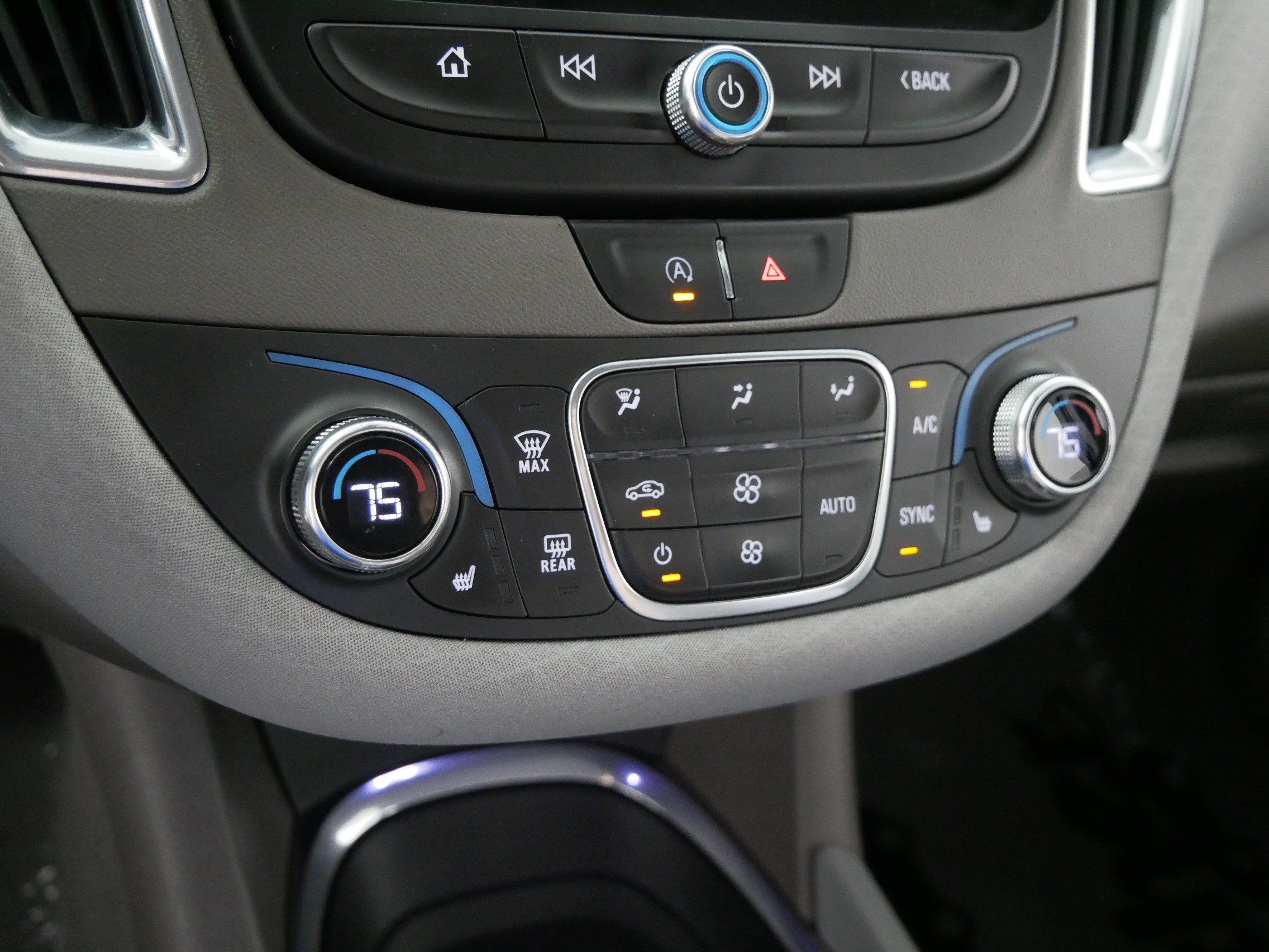 Used 2020 Chevrolet Malibu LT FWD image 23